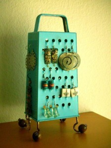 old grater recycling idea