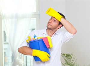 men v women cleaning