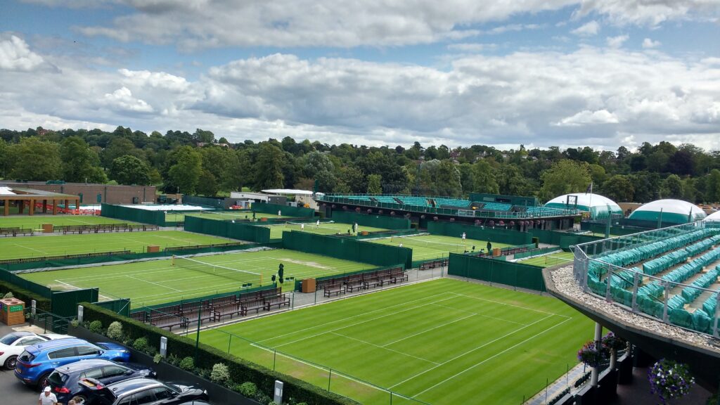 wimbledon empty tennis courts
